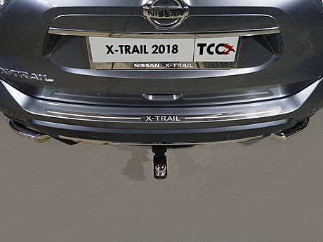 Накладка на задний бампер (лист зеркальный надпись X-Trail) код NISXTR18-09 для Nissan X-Trail T32 2018-2021