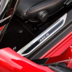 Накладки на пороги с логотипом оригинал для Mazda MX-5 2018-