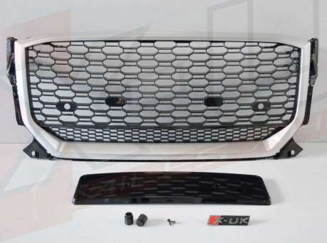 Решетка радиатора черная с серебристой рамкой RSQ2 Style для Audi Q2 2016-2019 