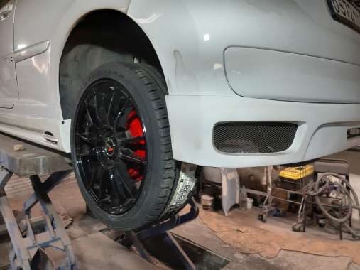 Покраска суппортов и колесных дисков Peugeot 207