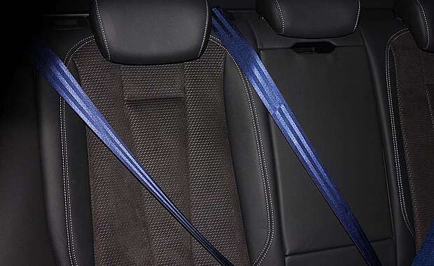 Цветные ремни безопасности в Петербурге Цветные ремни безопасности в Петербурге