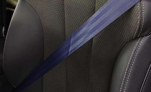 Цветные ремни безопасности в Петербурге Цветные ремни безопасности в Петербурге