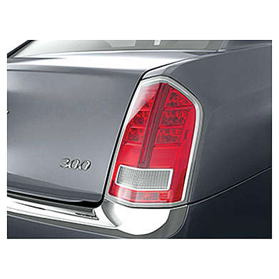Накладки на задние фонари хромированные PremiumFX PFXT0051 для Chrysler 300C 2011-2013