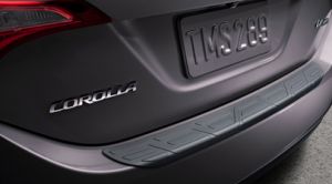 Защитная накладка на задний бампер для Toyota Corolla 2013-