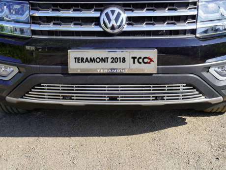 Решетка радиатора нижняя (с парктроником и камерой) 12 мм код VWTER18-20 для VOLKSWAGEN TERAMONT 2018-