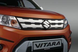 Накладки на решетку радиатора белые оригинал 990E0-54P70-26U для Suzuki Vitara 2015-2020