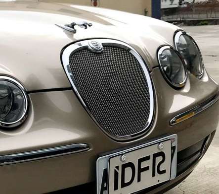 Рамка решетки радиатора хромированная IDFR 1-JR812-06C для Jaguar S-Type 2003-2008