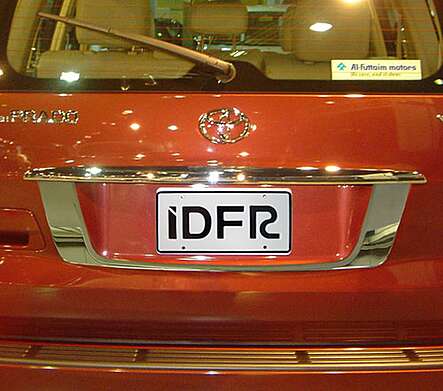 Накладка в нишу крышки багажника хромированная IDFR 1-TA431-03C для Toyota Land Cruiser Prado 120 2003-2009