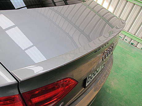 Спойлер на крышку багажника крашенный для Audi A4 B8 2009-2012