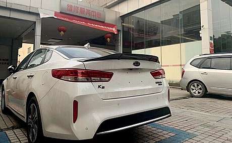 Спойлер на крышку багажника карбоновый R-Style для Kia K5 Optima 2015-2019