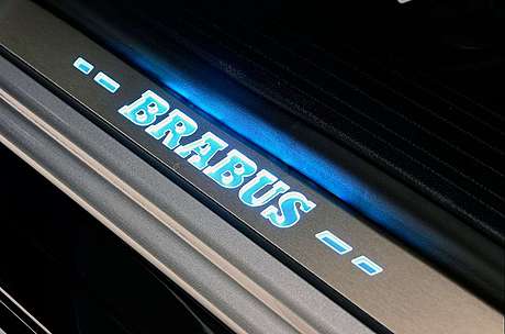 Накладки на пороги (с подсветкой) Brabus для Mercedes-Benz