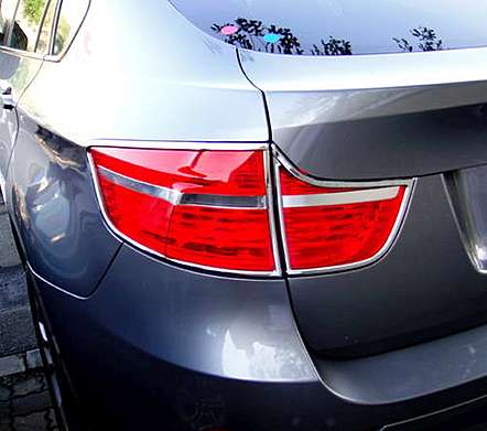 Накладки на задние фонари хромированные IDFR 1-BW680-02C для BMW E71 X6 2008-2014